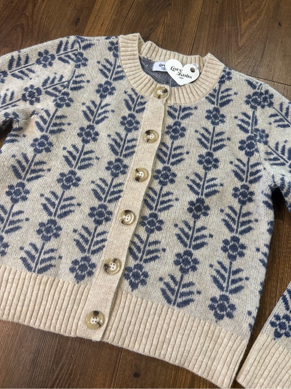Love Knits NYC Floral Cardigan Sweater Women’s XS Cream Blue Button Knit NWT - Picture 2 of 8